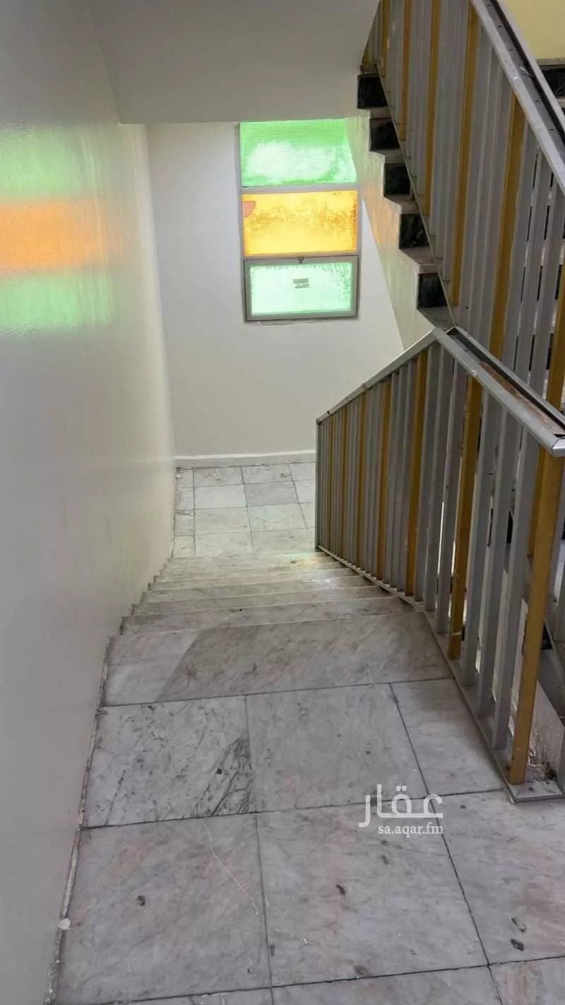 عمارة 162 م² في الثقبة 4