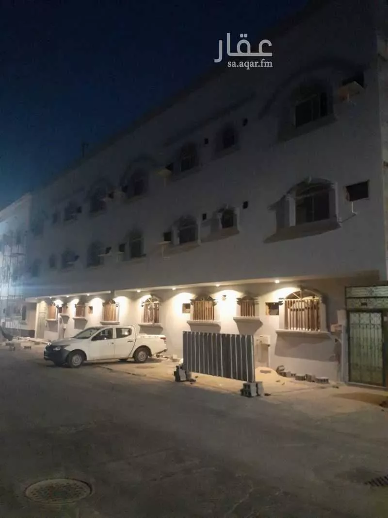 عمارة 325 م² في الثقبة 2