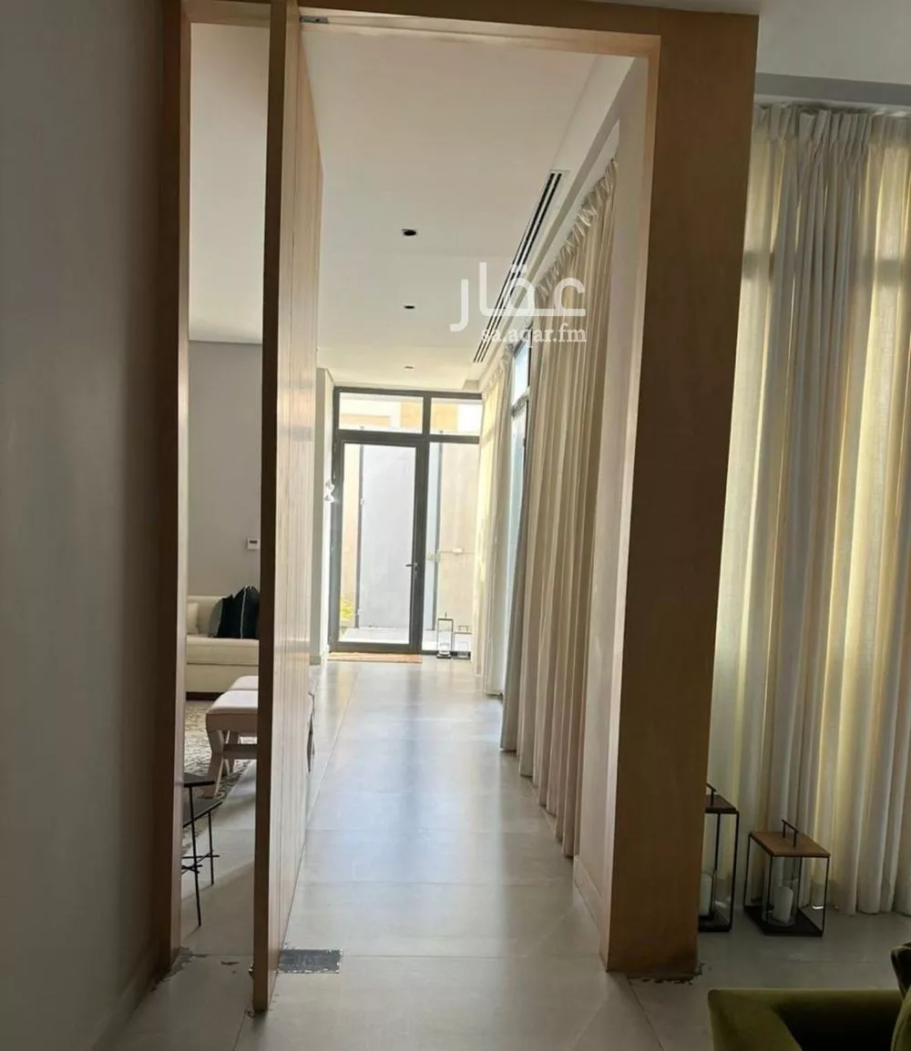 فيلا 4 غرف في العارض 4