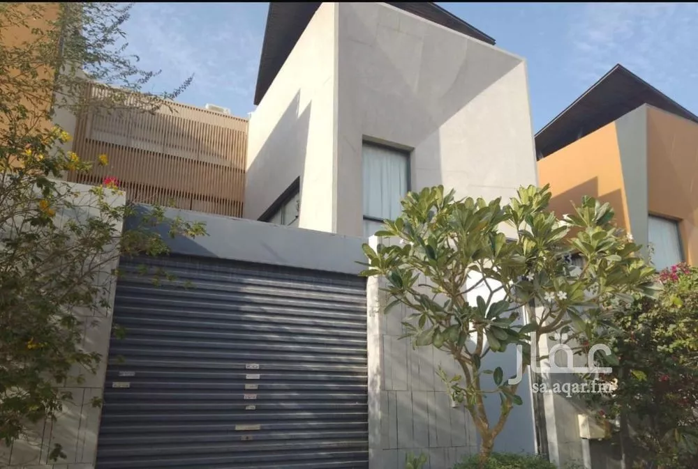 فيلا 4 غرف في العارض 1