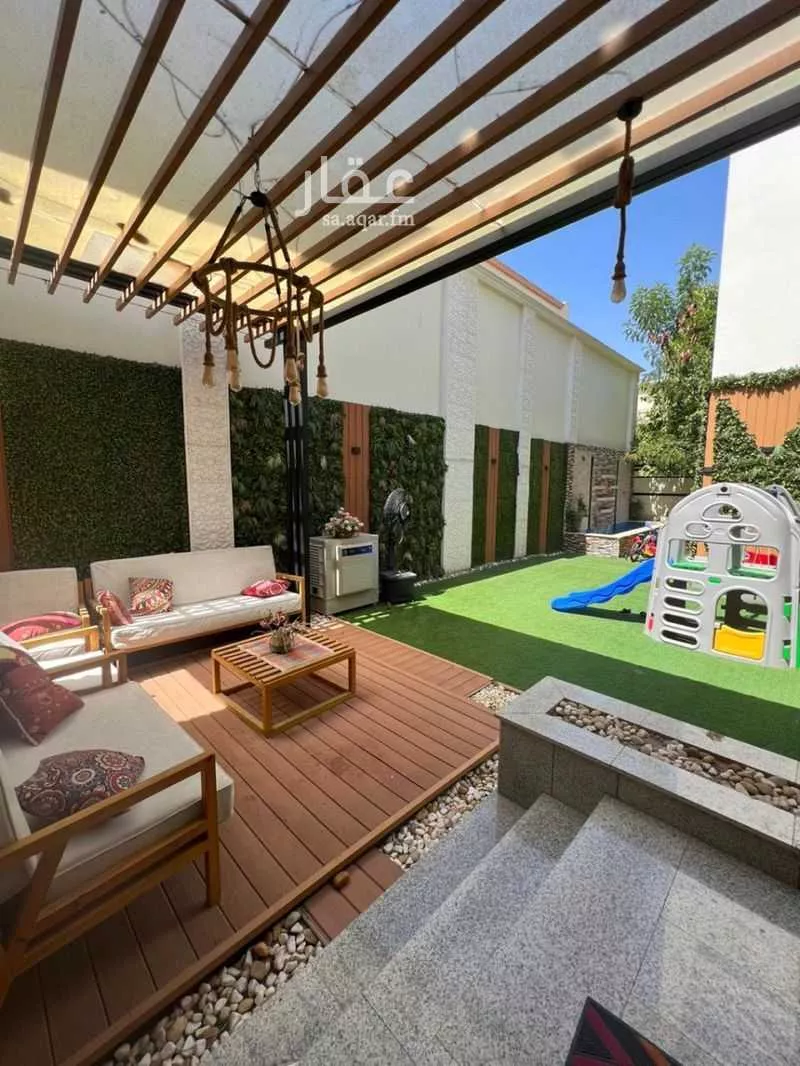 7 bedroom villa in Bani Bayadah 1