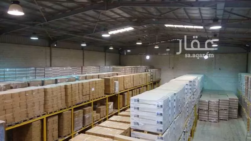 1710 sqm warehouse in Al Aziziyah 5
