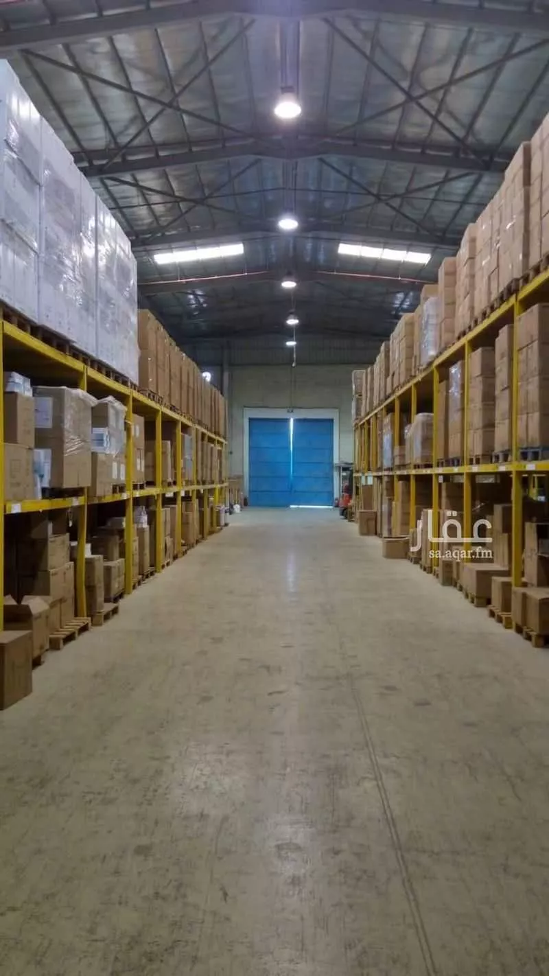 1710 sqm warehouse in Al Aziziyah 3