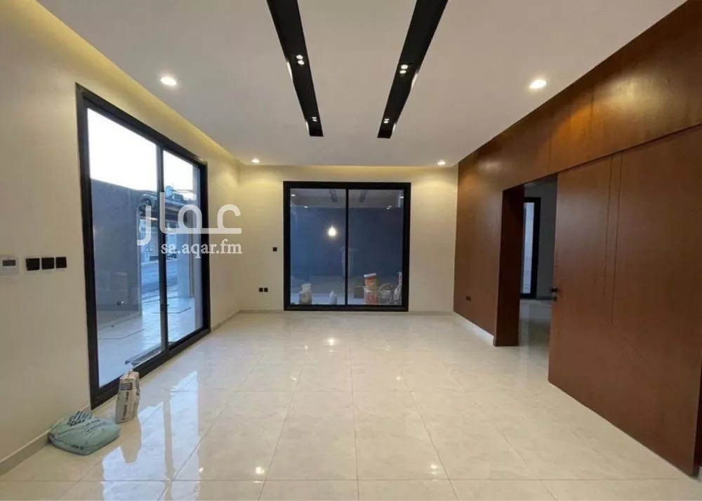 فيلا 4 غرف في العارض 4