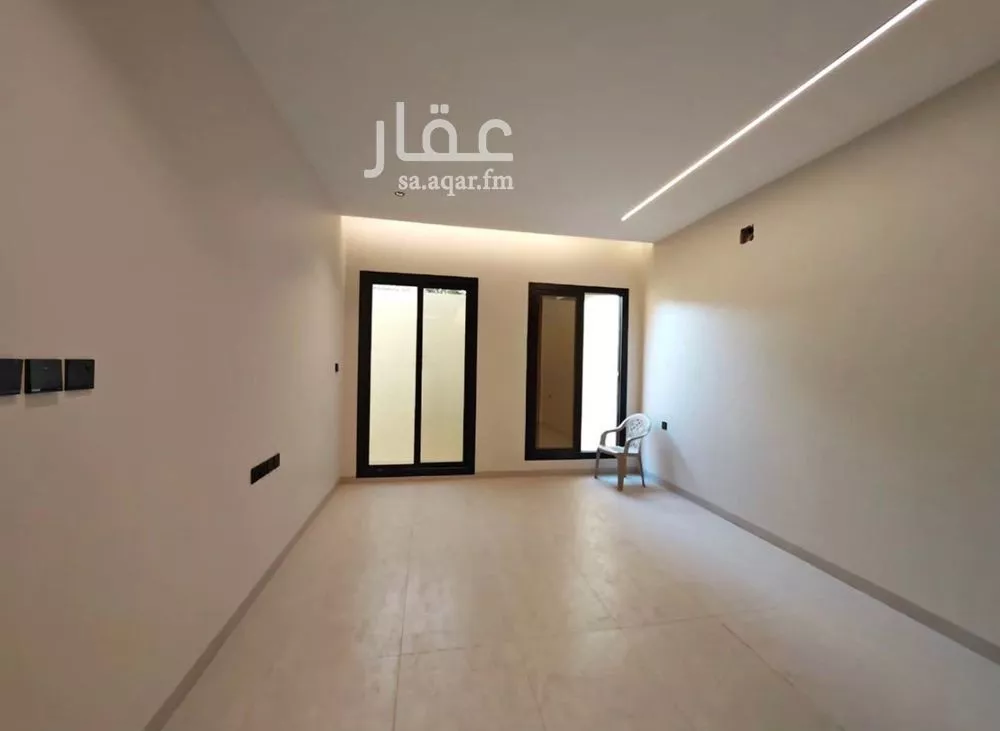 فيلا 4 غرف في العارض 5