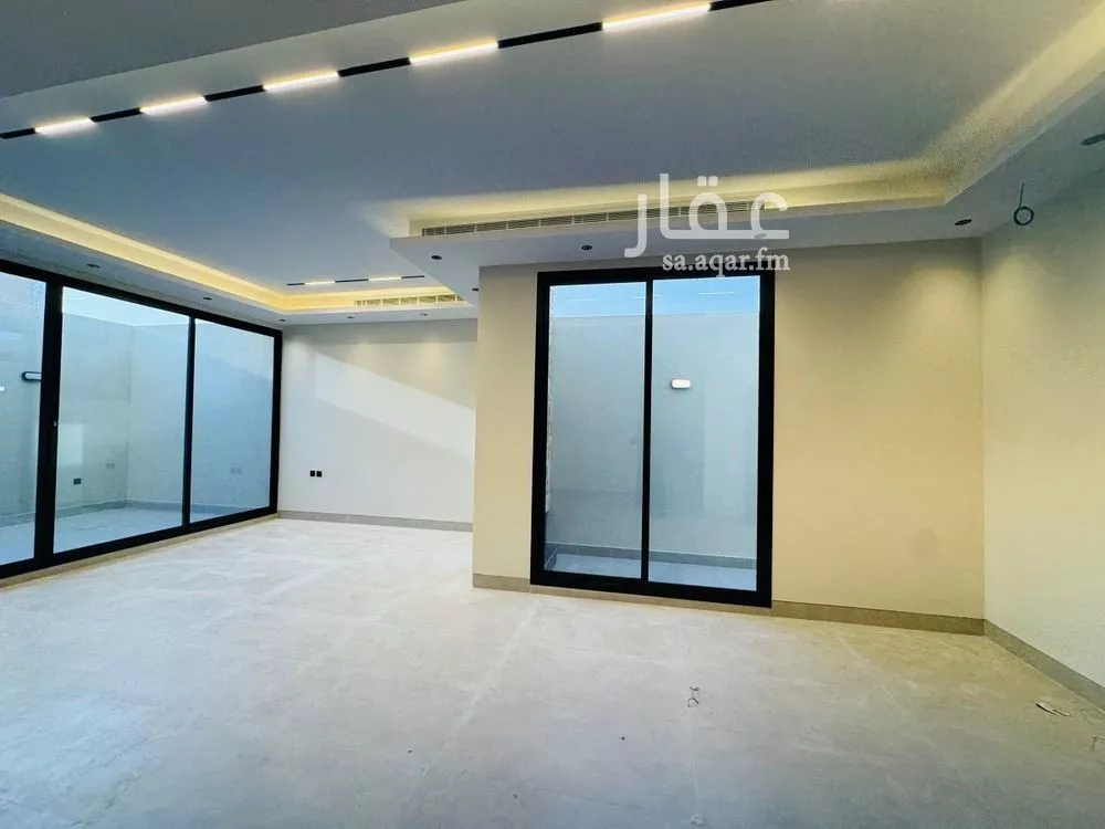 فيلا 4 غرف في العارض 3