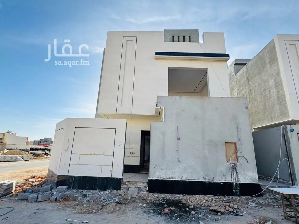 فيلا 4 غرف في العارض 3