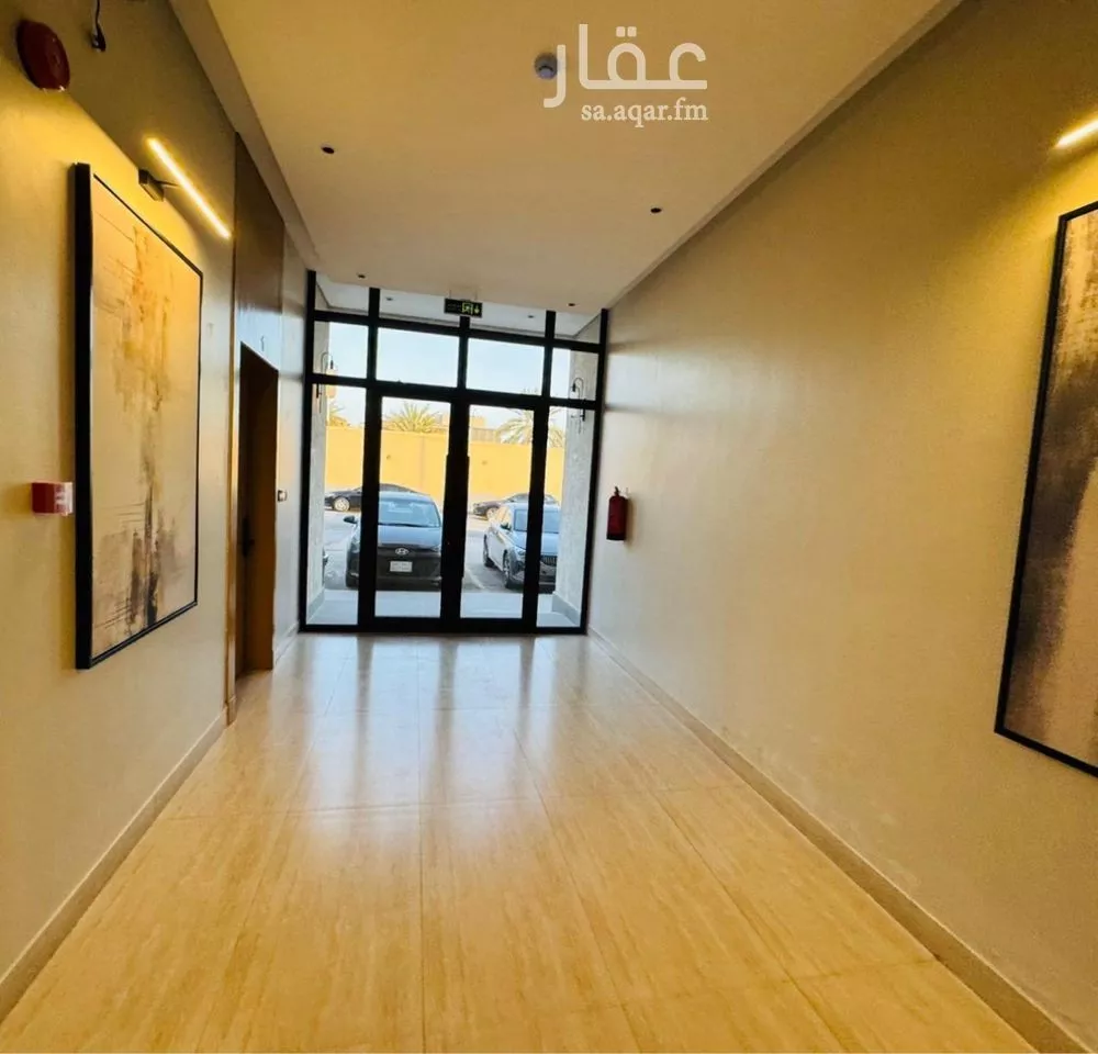 عمارة 742 م² في العارض 3