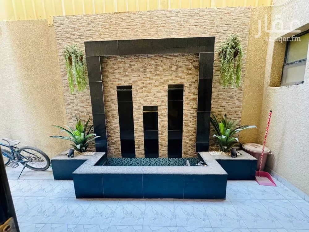 فيلا 8 غرف في العارض 4