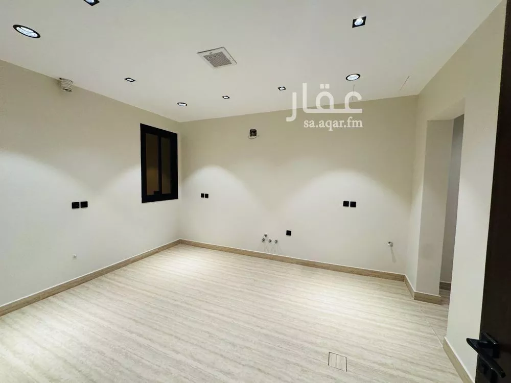 3 bedroom floor in Al Aridh 2