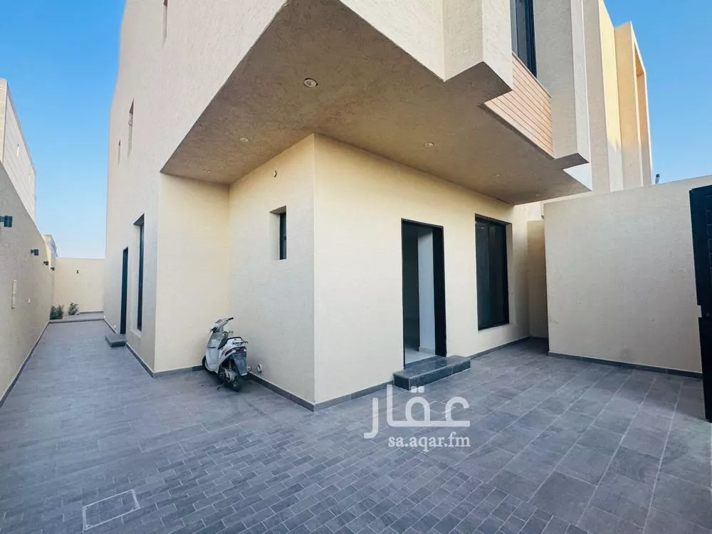 فيلا 4 غرف في العارض 1
