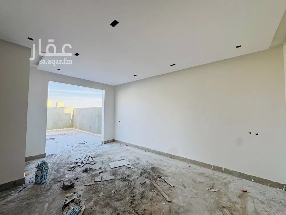 فيلا 4 غرف في العارض 5