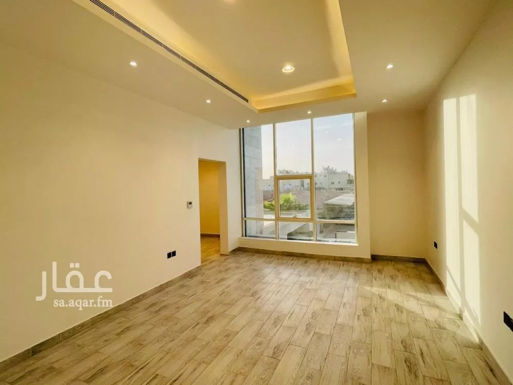 فيلا 4 غرف في العارض 4