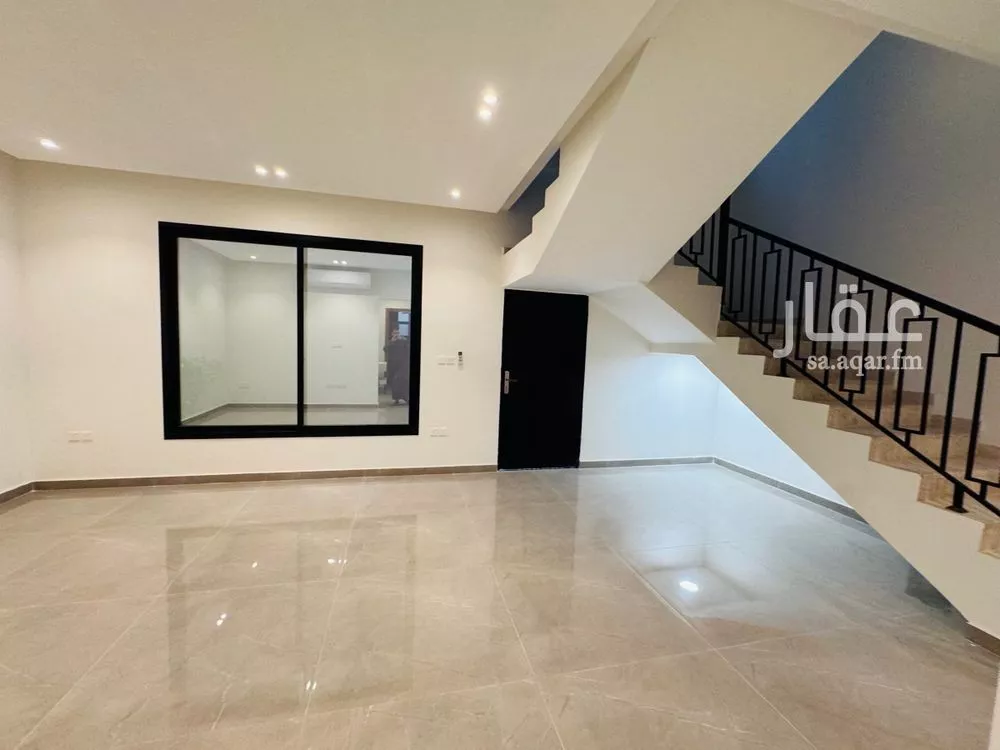 4 bedroom villa in Al Aridh 5