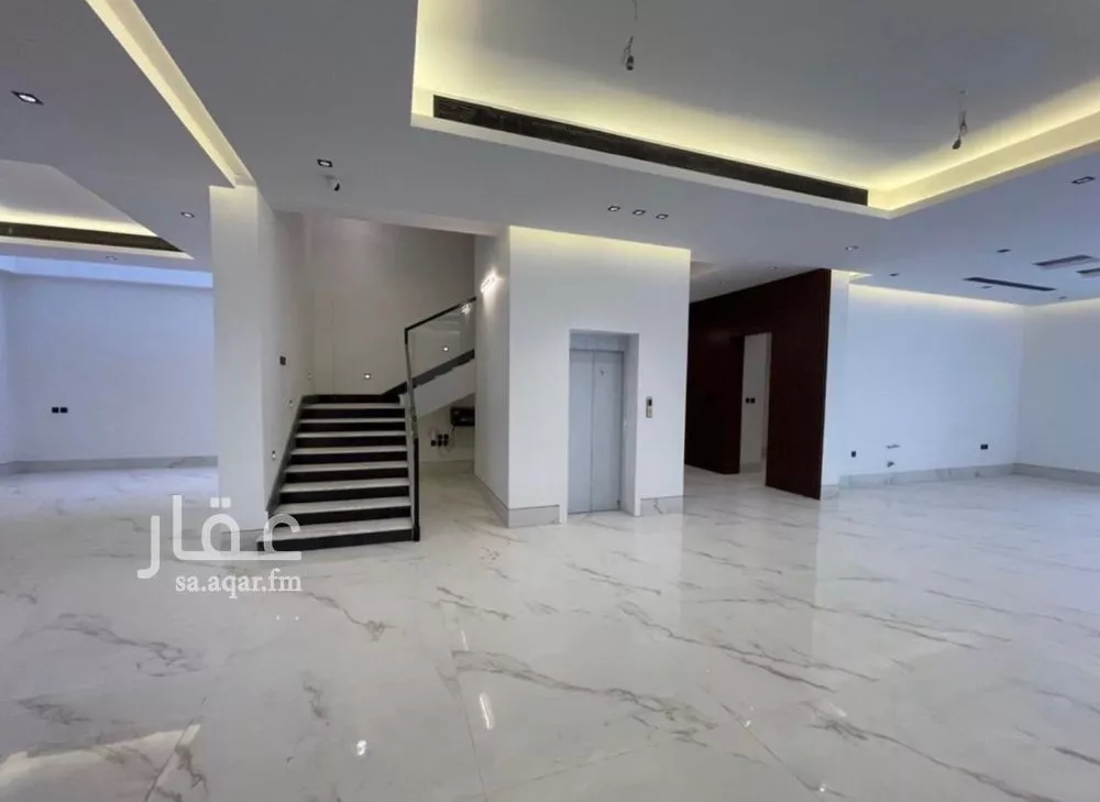 5 bedroom villa in Al Aridh 4