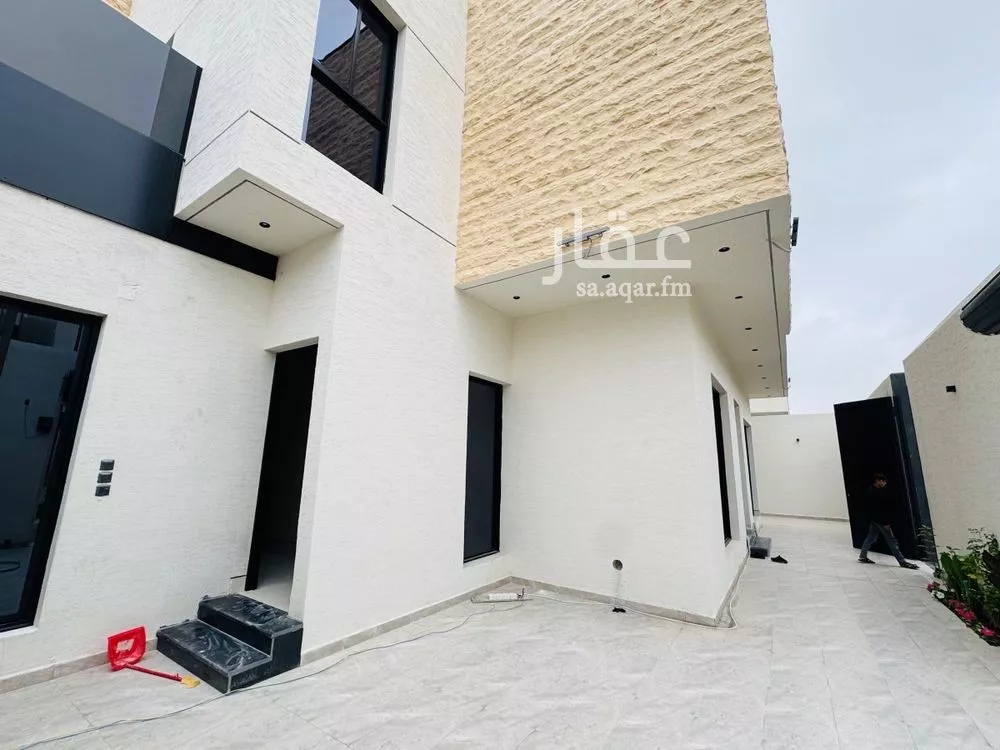 فيلا 4 غرف في العارض 2