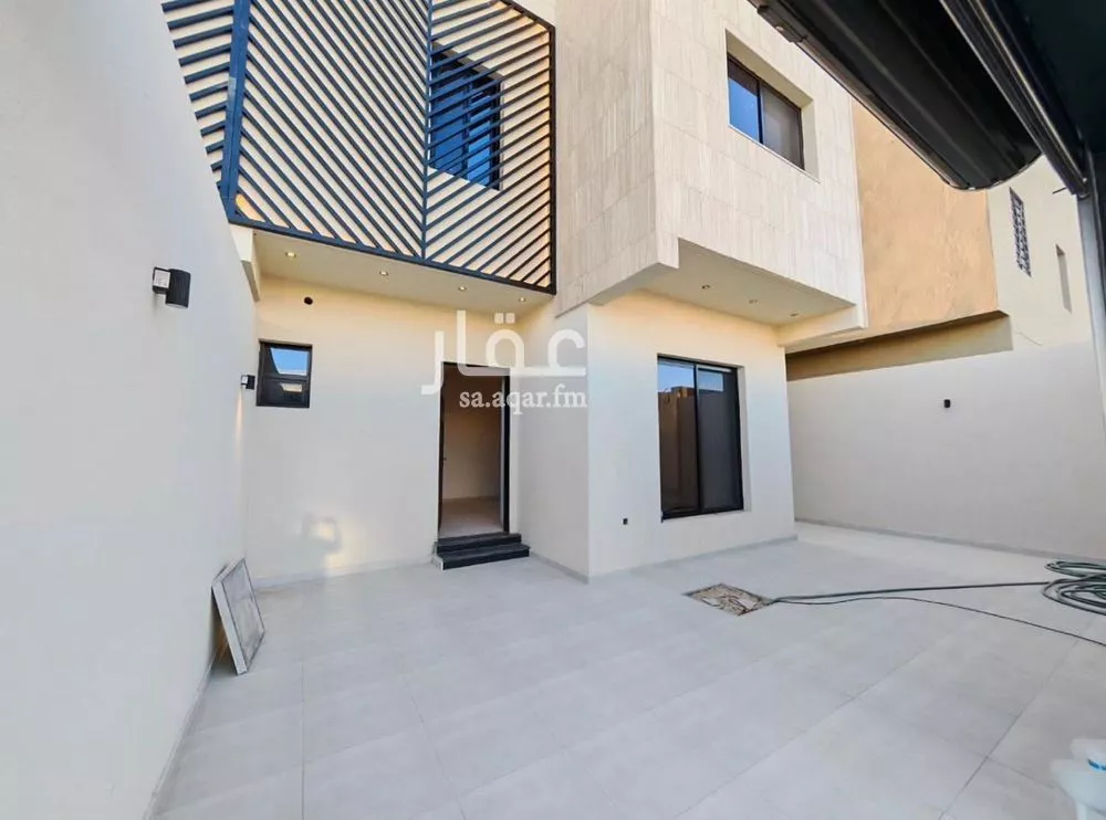 4 bedroom villa in Al Aridh, Riyadh 6