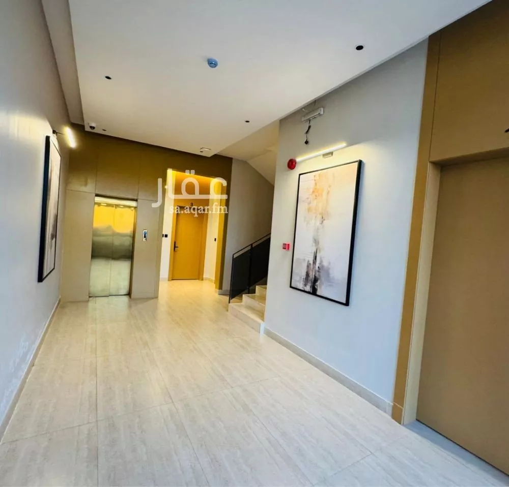 عمارة 742 م² في العارض 4