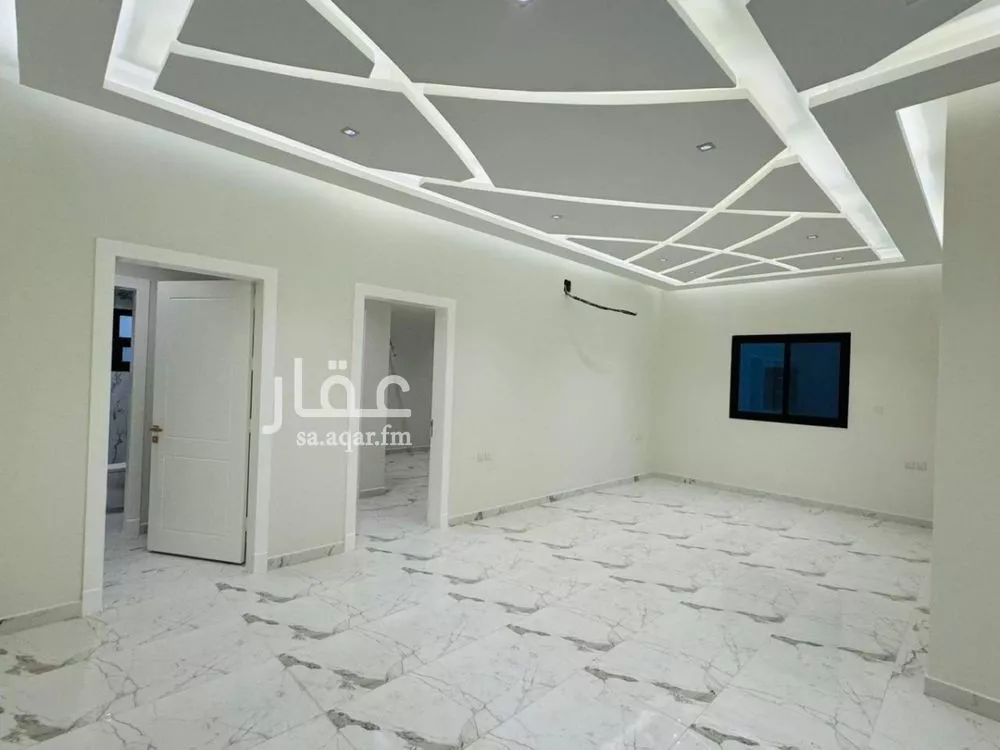 فيلا 4 غرف في العارض 5