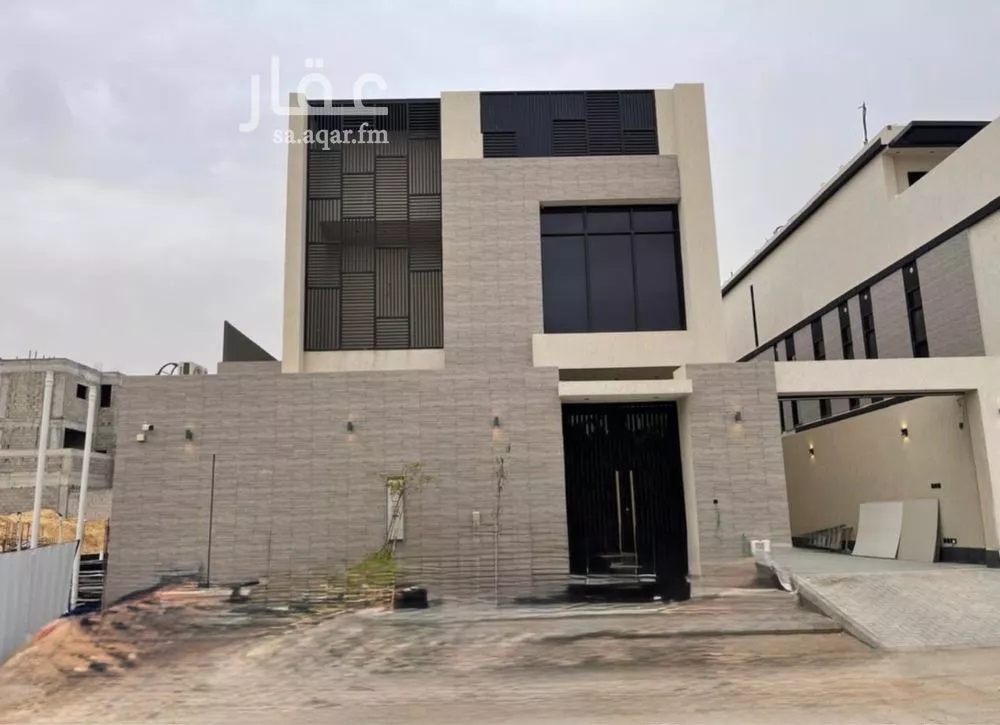 5 bedroom villa in Al Aridh 5