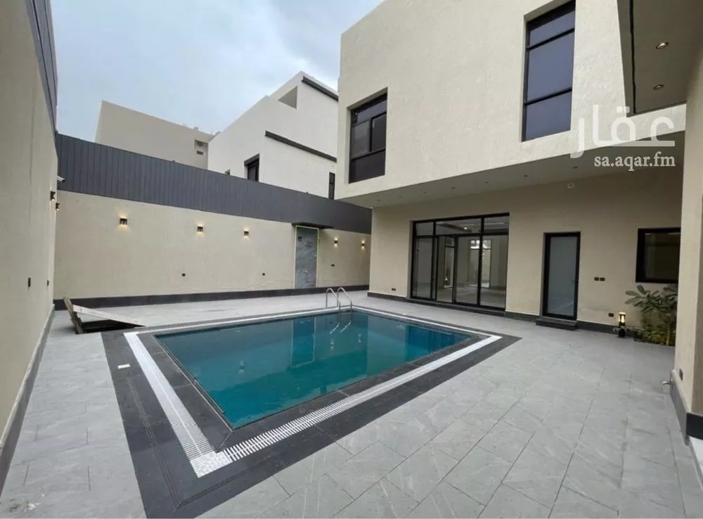 5 bedroom villa in Al Aridh 2
