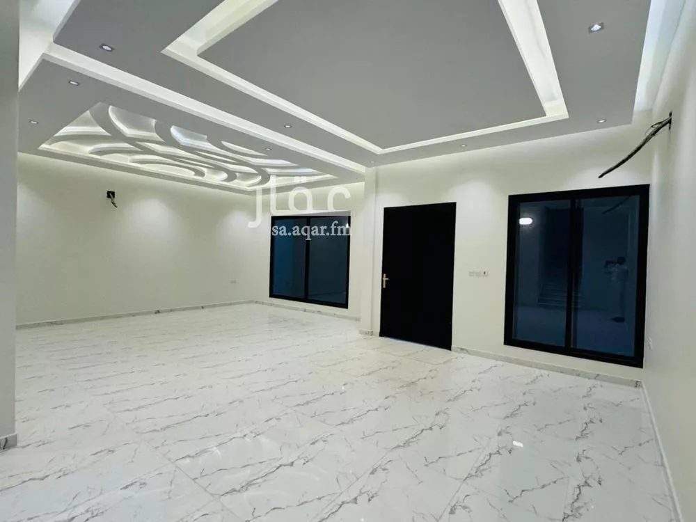 فيلا 4 غرف في العارض 3