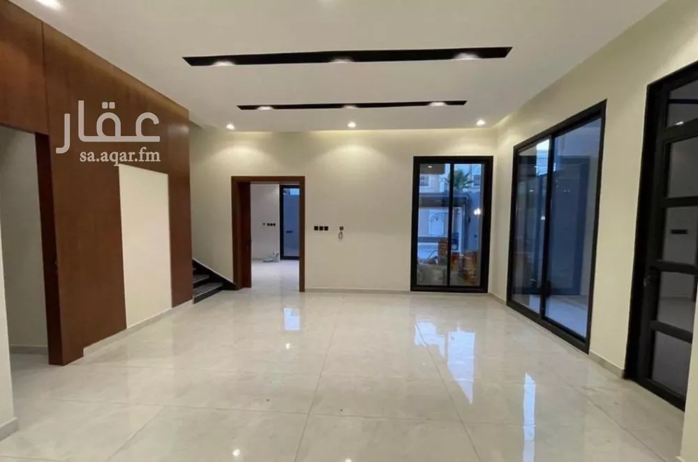 فيلا 4 غرف في العارض 2