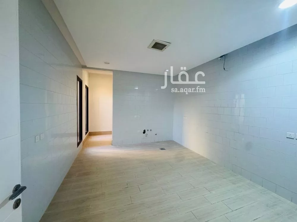 فيلا 4 غرف في العارض 4