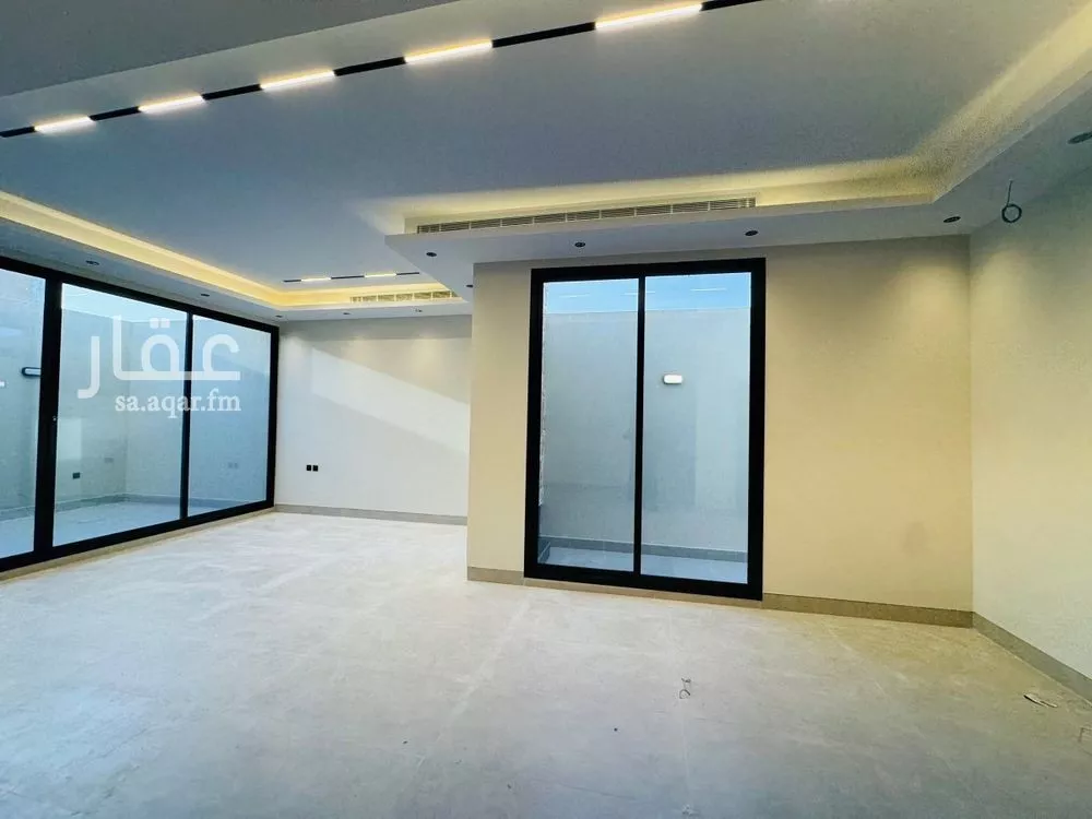 فيلا 4 غرف في العارض 4