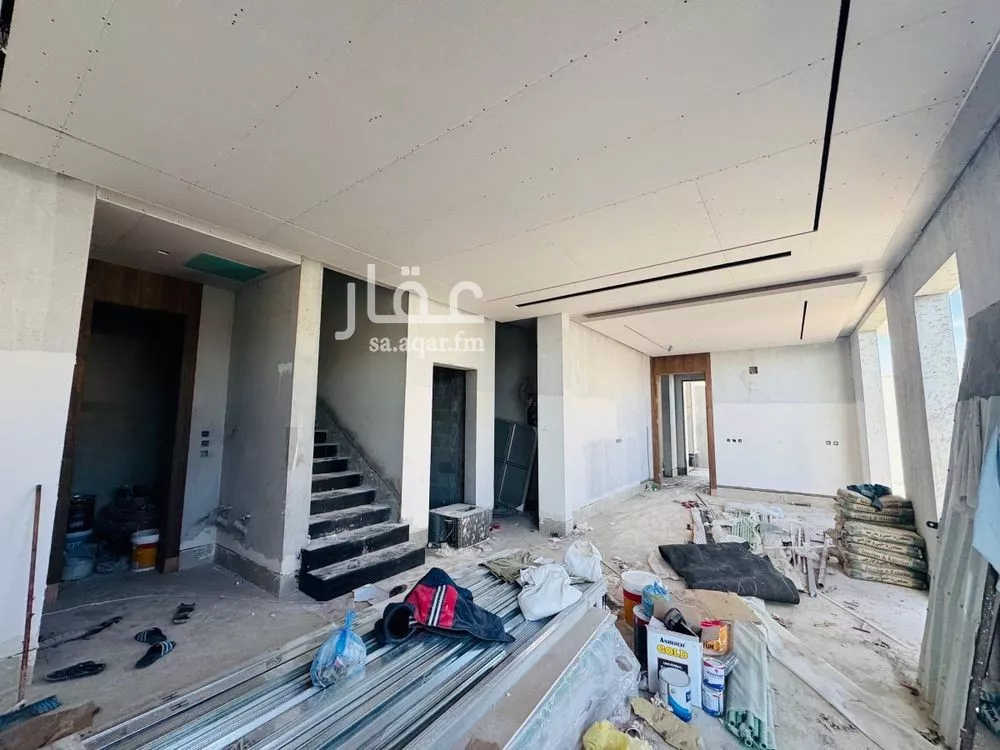 فيلا 4 غرف في العارض 1