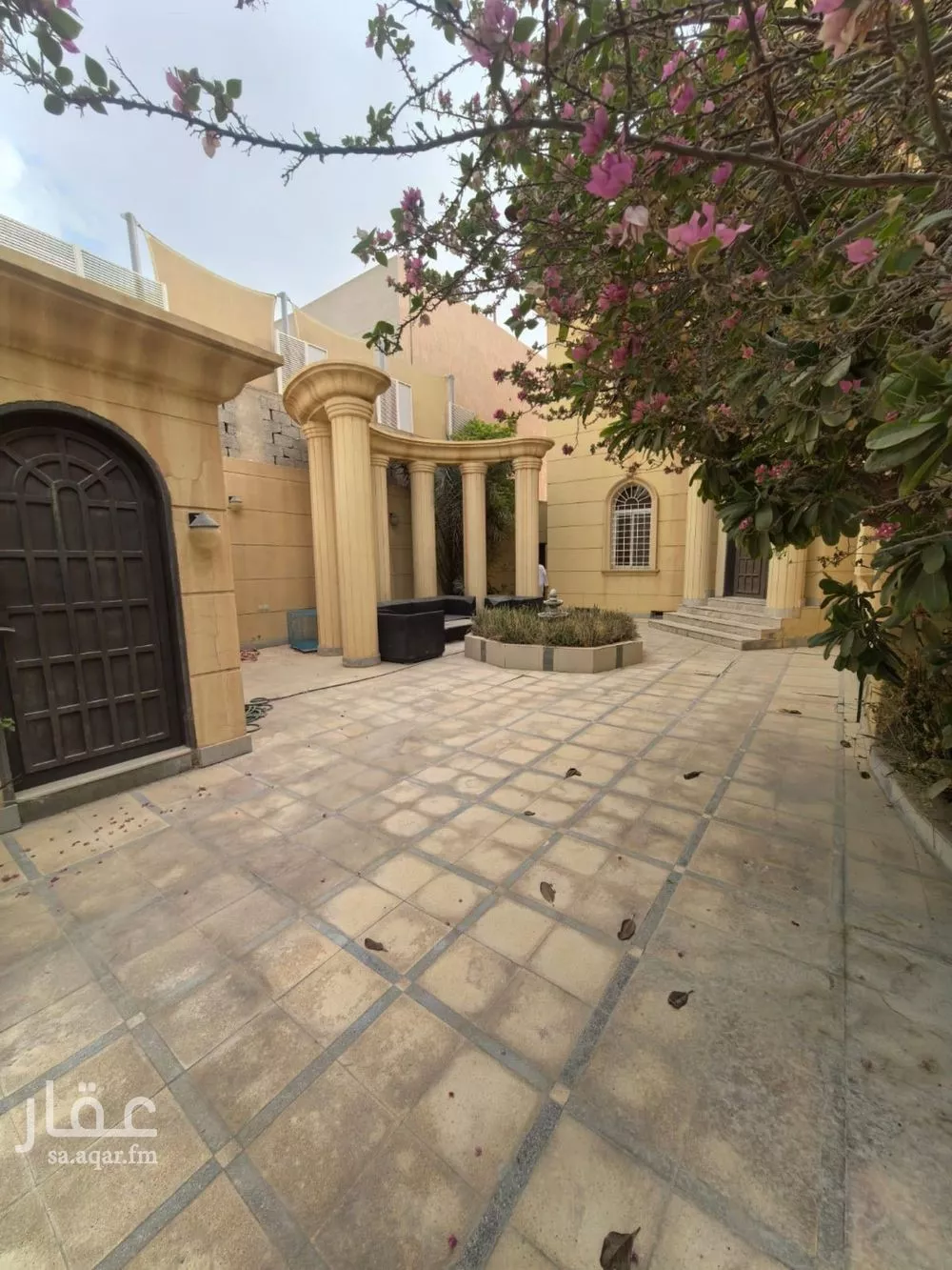 فيلا 5 غرف في النخيل 5