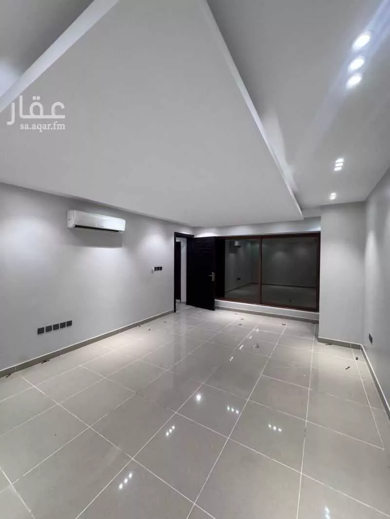 فيلا 5 غرف في الملقا 5