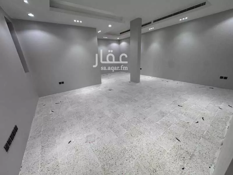 فيلا 5 غرف في الملقا 5