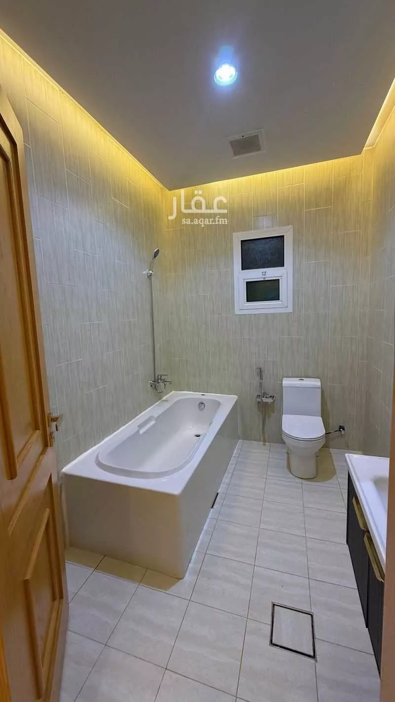 8 bedroom villa in Al Ghadir, Riyadh 7