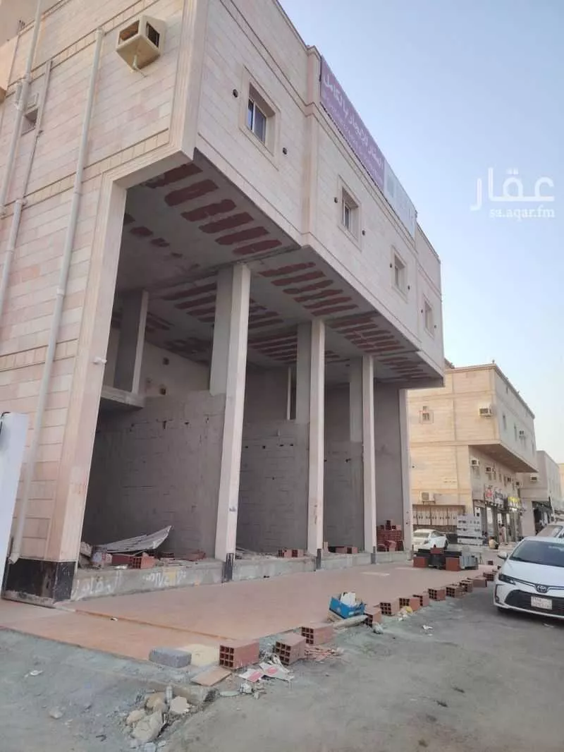 محل 320 م² في الفضيلة 4