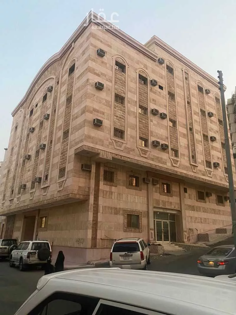 عمارة 567 م² في الجامعة