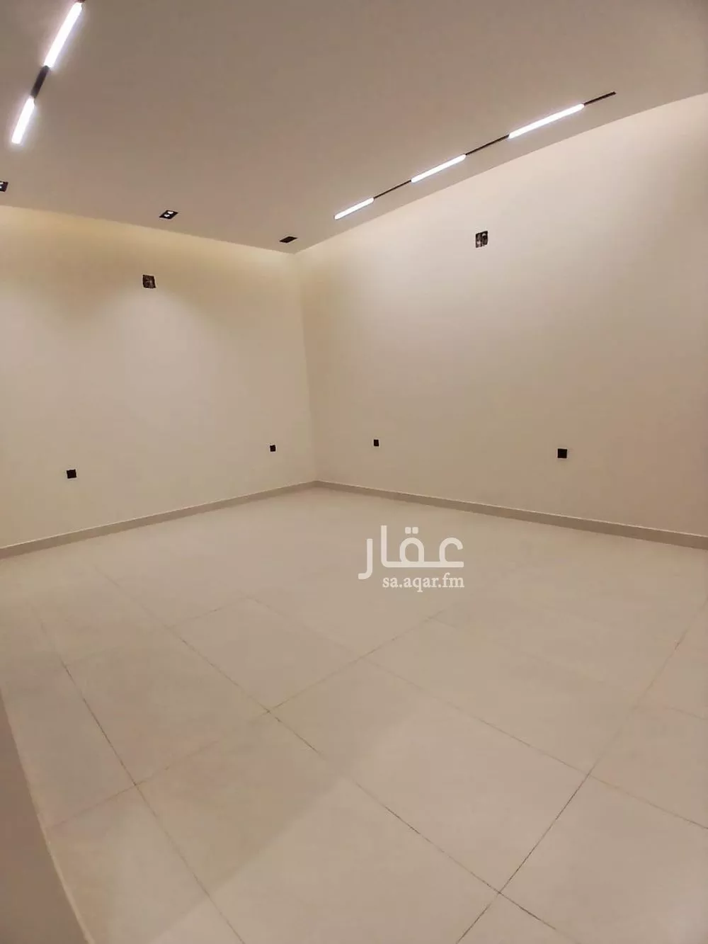 فيلا 7 غرف في الشرق 5