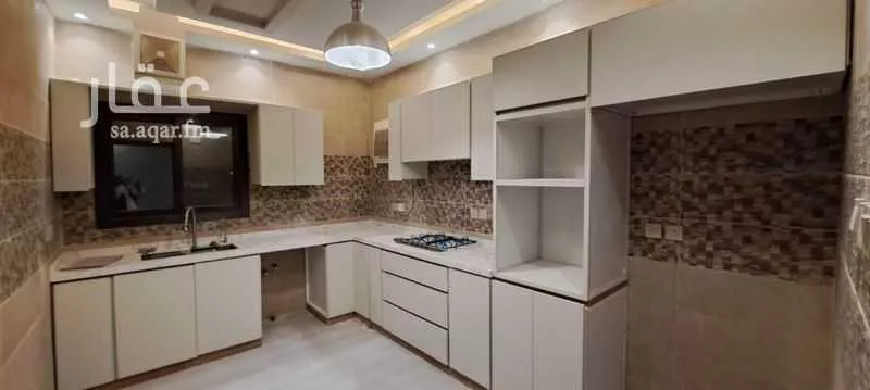 4 bedroom apartment in Al Rawabi, Madinah 10