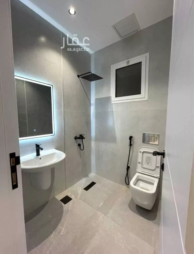 شقة 5 غرف في بطحاء قريش 4