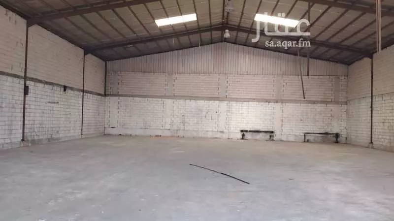 مستودع 12490 م² في المشاعل 1