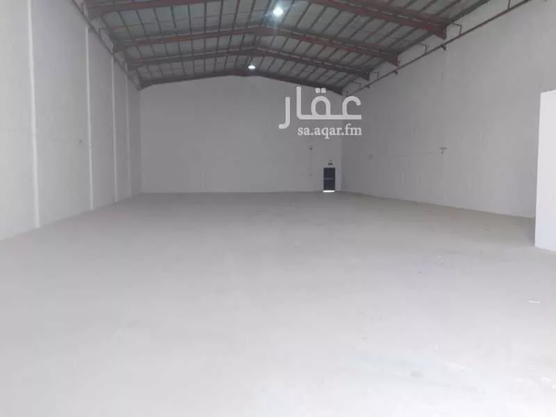 مستودع 12750 م² في طيبة 2