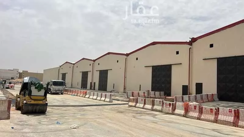 مستودع 12750 م² في طيبة 4