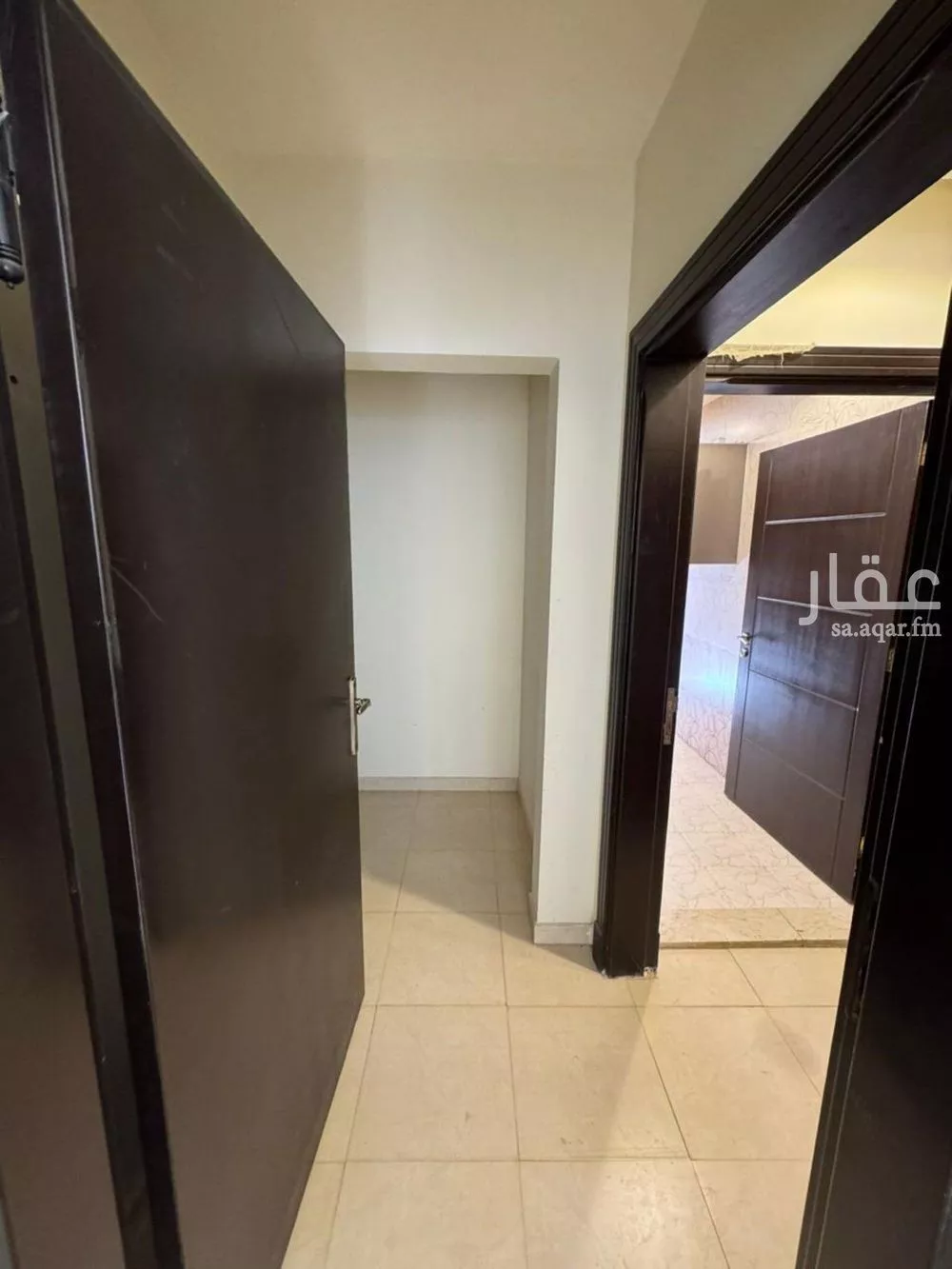 شقة 3 غرف في الملقا 5