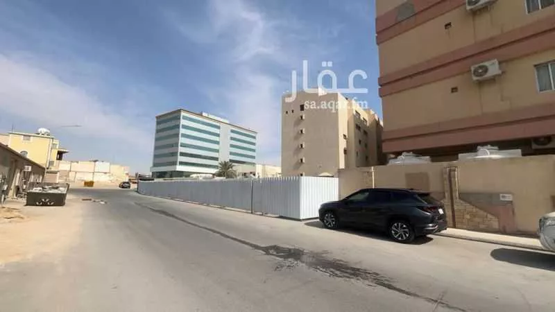 أرض 566 م² في الضباط 2