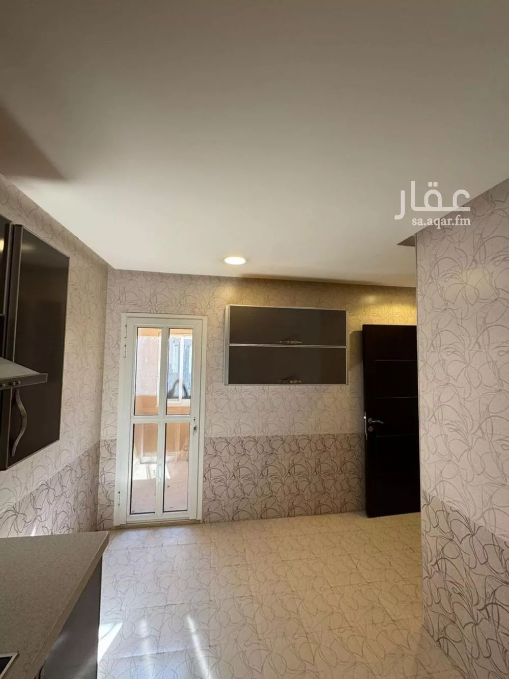 شقة 3 غرف في الملقا 2