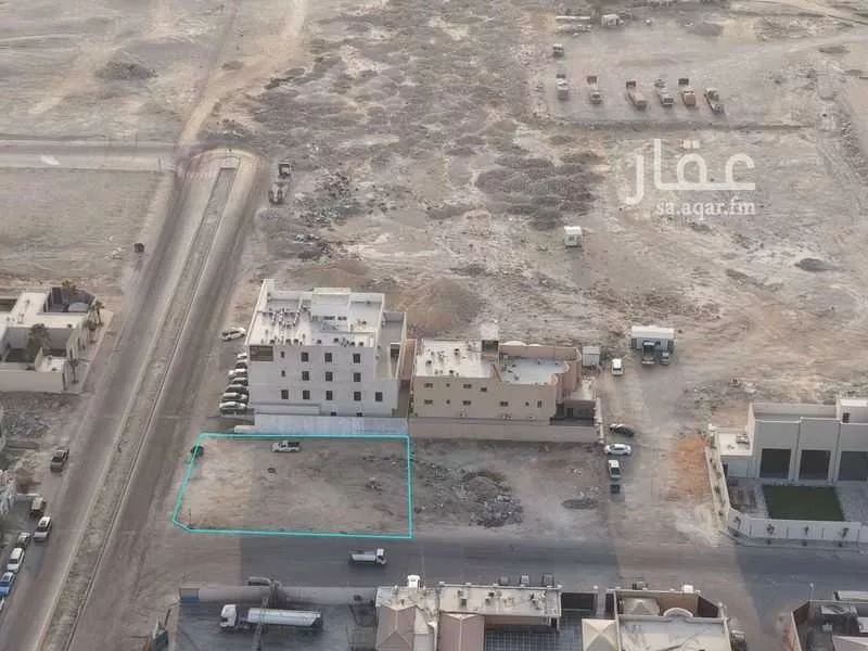 أرض 883 م² في العارض 1