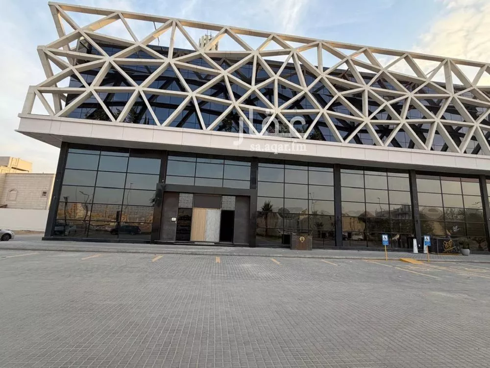 محل 1293 م² في حطين 3