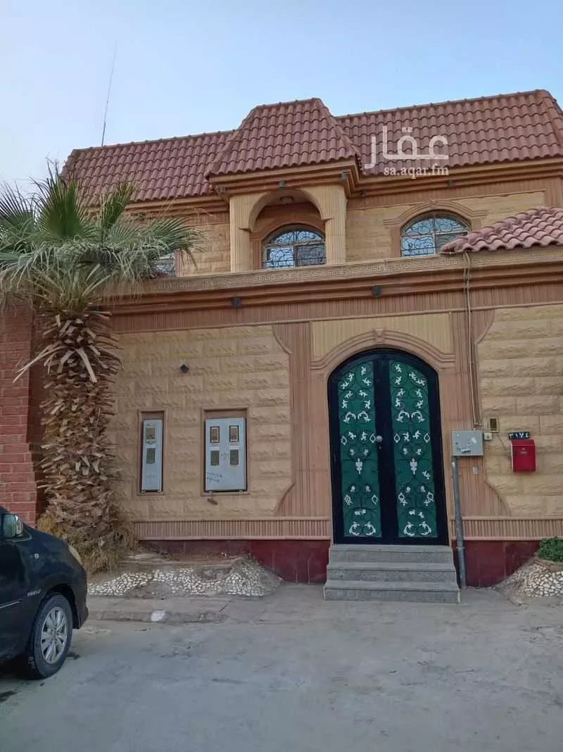 8 bedroom villa in Al Maizilah 2