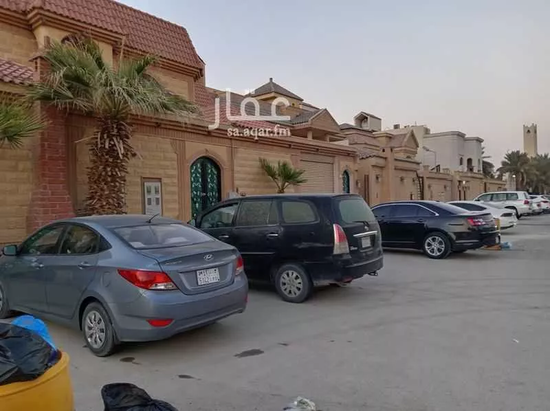 8 bedroom villa in Al Maizilah 4