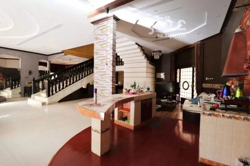 أرض 900 م² في الملقا 4